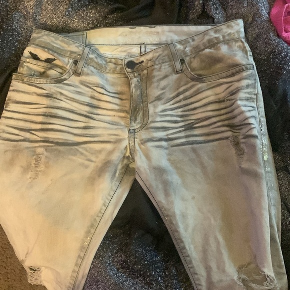 Robins - Picture 3 of 3